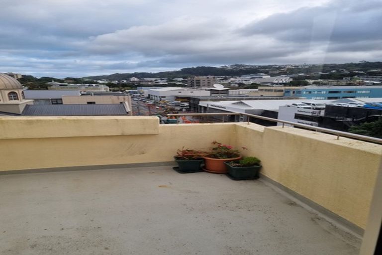 Photo of property in Chatsworth Flats, 7/23 Pirie Street, Mount Victoria, Wellington, 6011