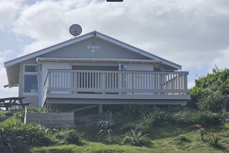 Photo of property in 33 Rangiora Street, Castlecliff, Whanganui, 4501