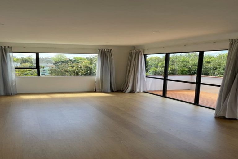 Photo of property in 2/13 Naviti Place, Browns Bay, Auckland, 0630