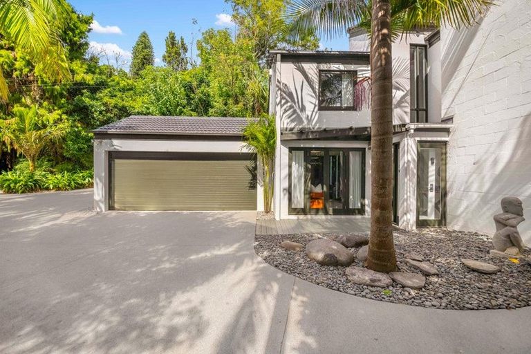 Photo of property in 26 Braemar Road, Castor Bay, Auckland, 0620