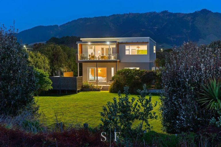 Photo of property in 114 Paetawa Road, Peka Peka, Waikanae, 5391