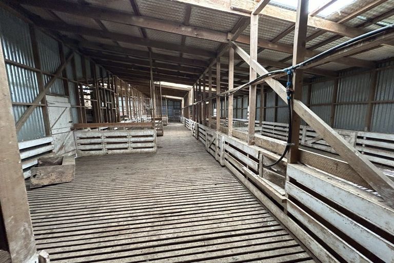 Photo of property in 10 Vera Road, Te Atatu South, Auckland, 0610