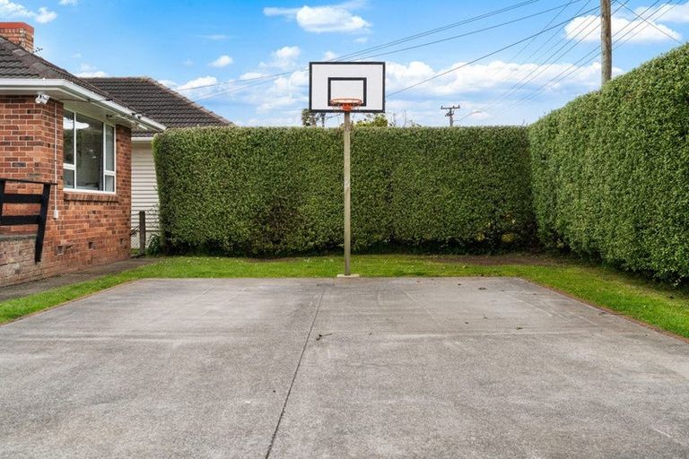 Photo of property in 71 Wallace Road, Mangere Bridge, Auckland, 2022