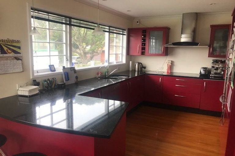 Photo of property in 12 Burnham Street, Seatoun, Wellington, 6022