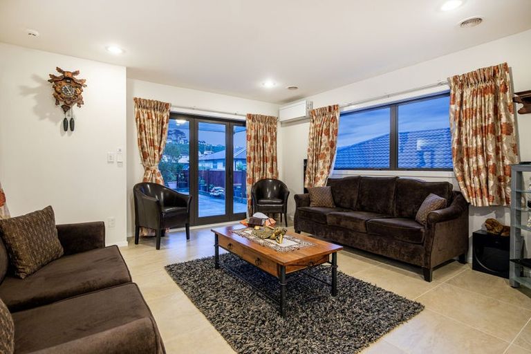 Photo of property in 16 Frances Brown Avenue, Aotea, Porirua, 5024