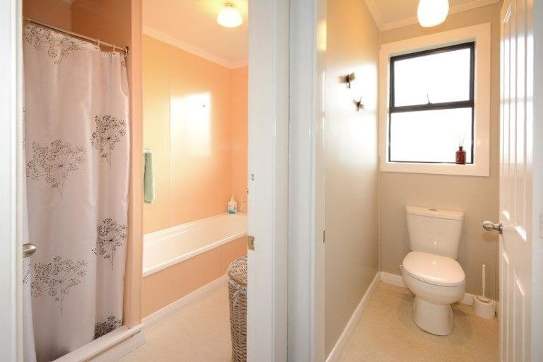 Photo of property in 15 Skerries Street, Outram, 9019