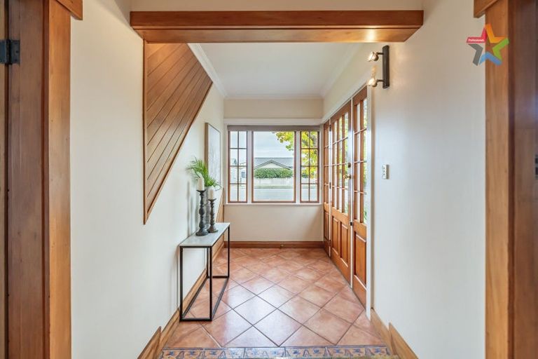 Photo of property in 21 Central Terrace, Alicetown, Lower Hutt, 5010