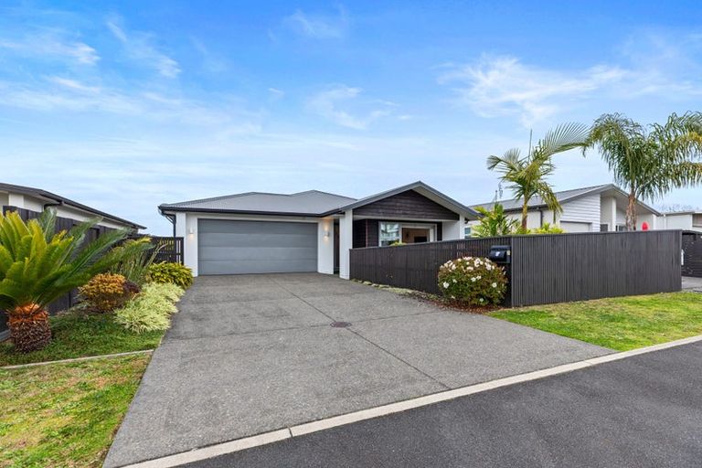 Photo of property in 35 Saint Pauls Drive, Brookfield, Tauranga, 3110