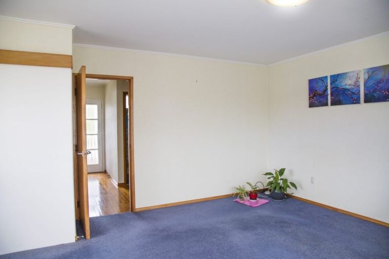 Photo of property in 8a Tiber Road, Forrest Hill, Auckland, 0620