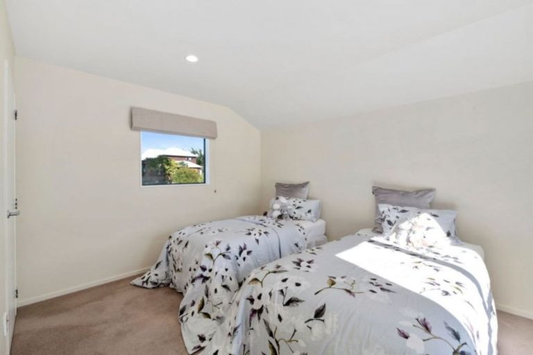 Photo of property in 2c Observatory Close, Whitby, Porirua, 5024