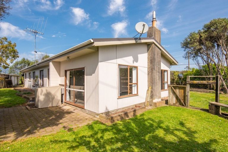 Photo of property in 189 Tararua Road, Levin, 5571