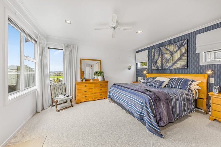 Photo of property in 9 San Marino Drive, Henderson, Auckland, 0612