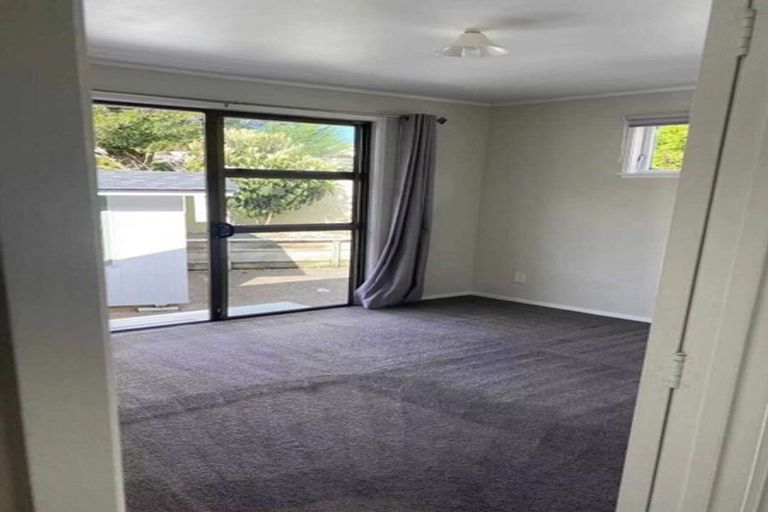 Photo of property in 8 Kay Drive, Blockhouse Bay, Auckland, 0600