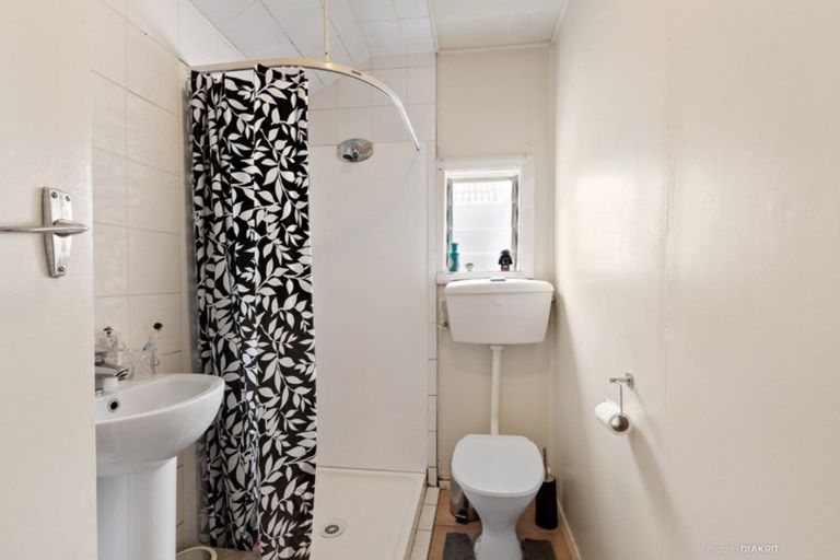 Photo of property in 7 Murray Street, Island Bay, Wellington, 6023