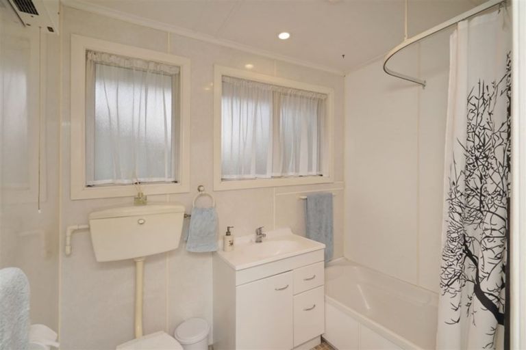 Photo of property in 37 Guildford Street, Burnside, Christchurch, 8053