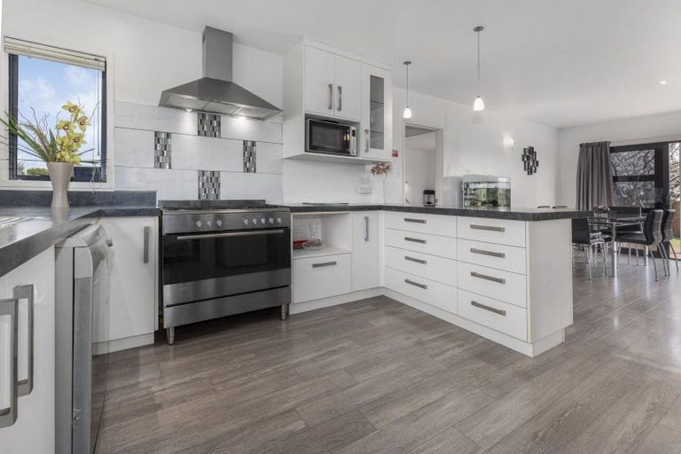 Photo of property in 14 Okarito Avenue, Levin, 5510