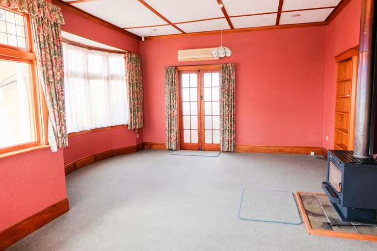 Photo of property in 74 Wharfe Street, South Hill, Oamaru, 9400