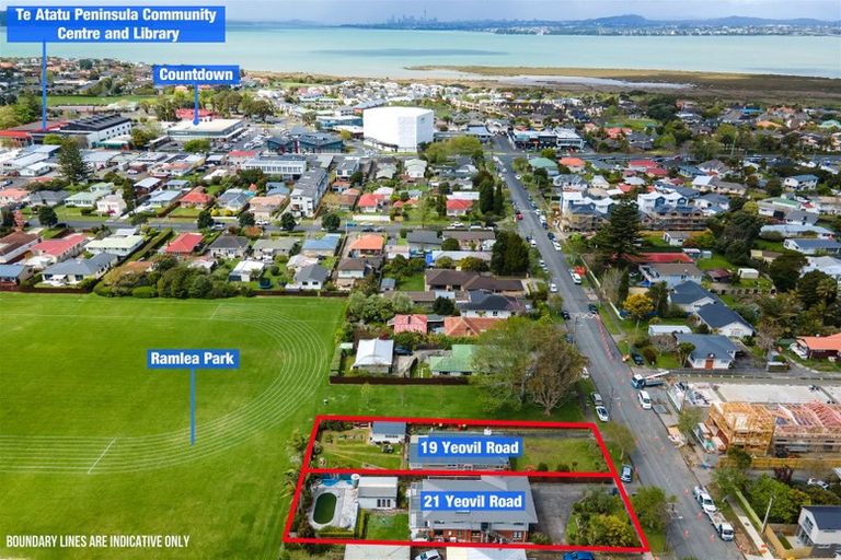 Photo of property in 19 Yeovil Road, Te Atatu Peninsula, Auckland, 0610