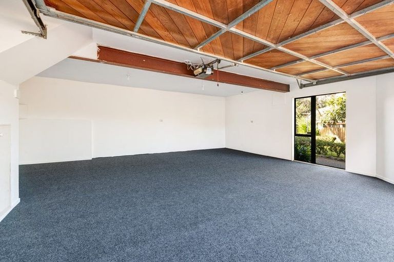 Photo of property in 2/8 Antrim Grove, Bayview, Auckland, 0629