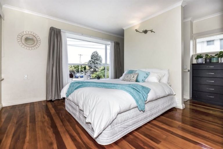 Photo of property in 56 Pacific Road, North New Brighton, Christchurch, 8083
