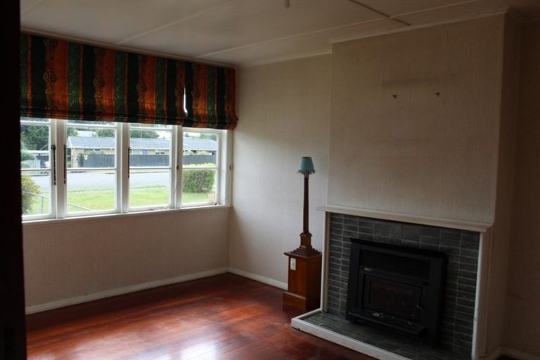 Photo of property in 12 Ranfurly Street, Dannevirke, 4930
