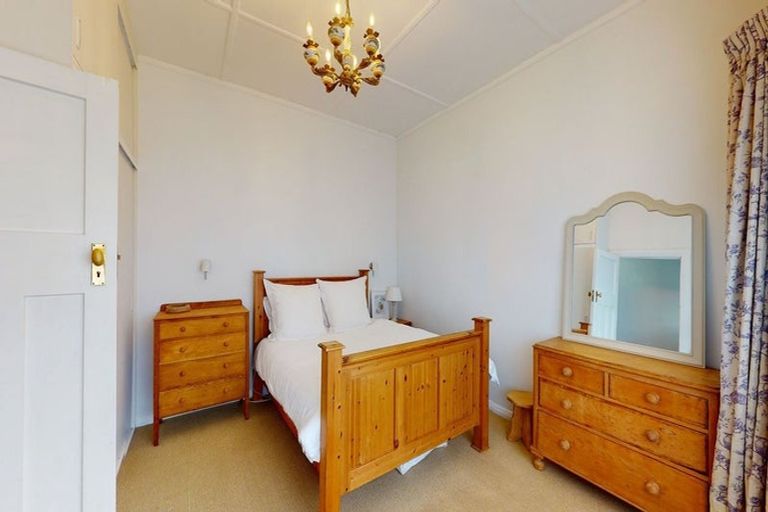 Photo of property in 9 Herald Terrace, Berhampore, Wellington, 6023