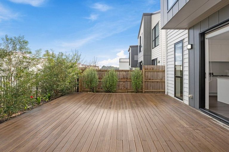 Photo of property in 10 Kea Road, Silverdale, 0932