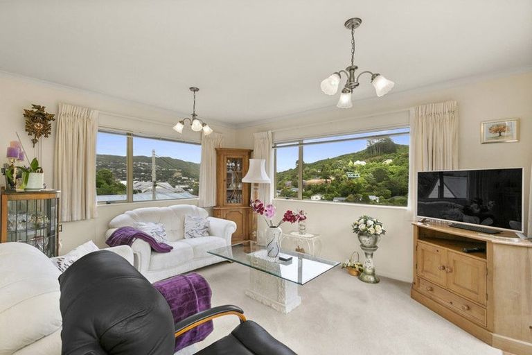 Photo of property in 102a Parkvale Road, Karori, Wellington, 6012