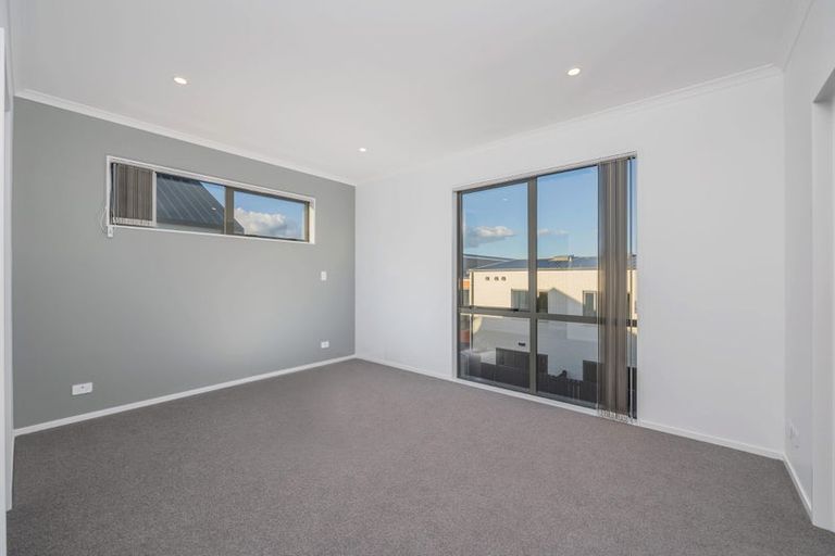 Photo of property in 14 Waenganui Road, Hobsonville, Auckland, 0616