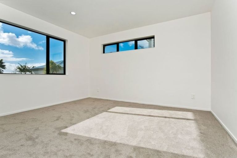 Photo of property in 62a Verran Road, Birkdale, Auckland, 0626