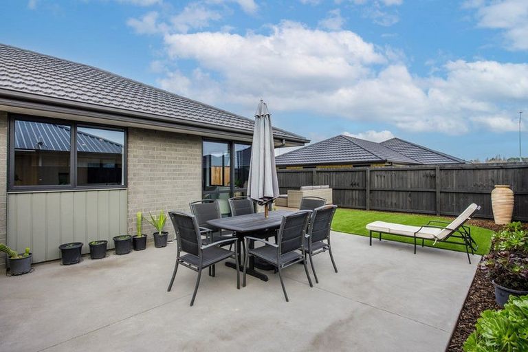 Photo of property in 8 Olearia Lane, Halswell, Christchurch, 8025