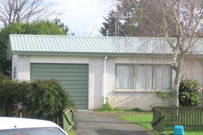 Photo of property in 16 Burrows Place, Frankton, Hamilton, 3204