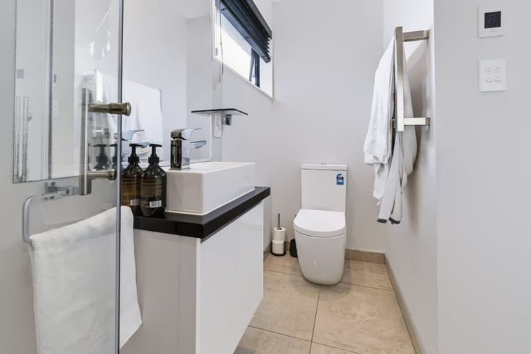 Photo of property in 4 Shingle Lane, Sydenham, Christchurch, 8023