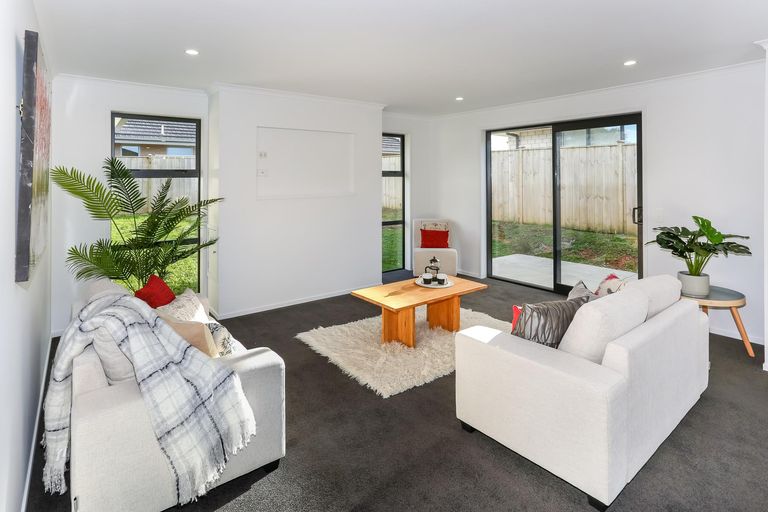 Photo of property in 15 Glenkirk Crescent, Pokeno, 2402