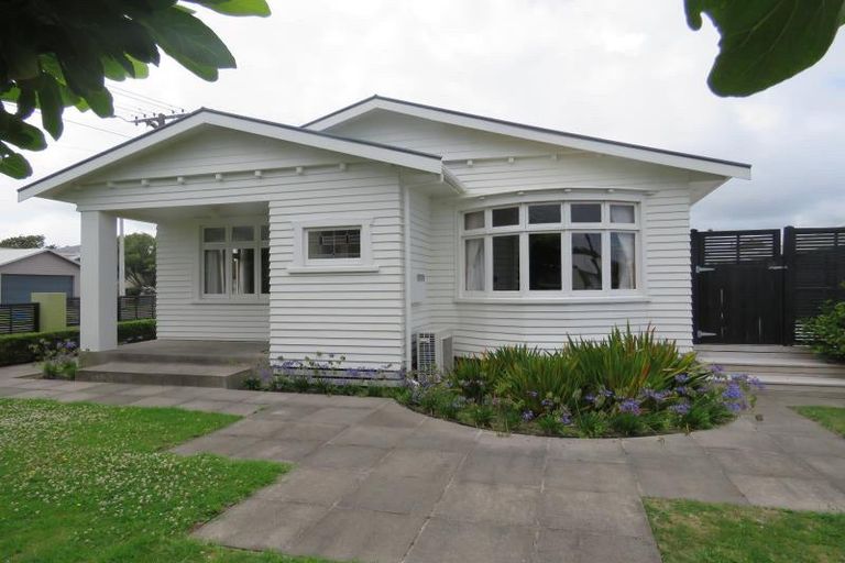 Photo of property in 10 Witako Street, Fitzroy, New Plymouth, 4312