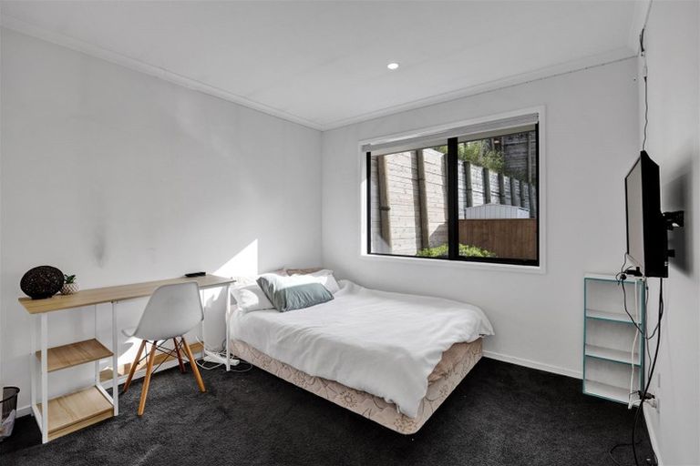 Photo of property in 16 Nukuroa Close, Waitara, 4320