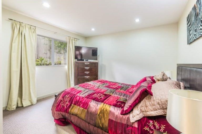Photo of property in 15 Mana Lane, Pinehill, Auckland, 0632