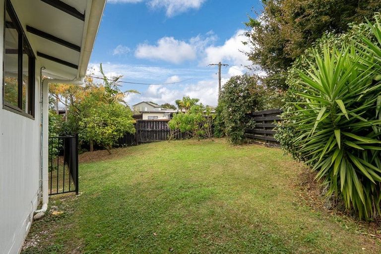 Photo of property in 1a Tainui Street, Torbay, Auckland, 0630