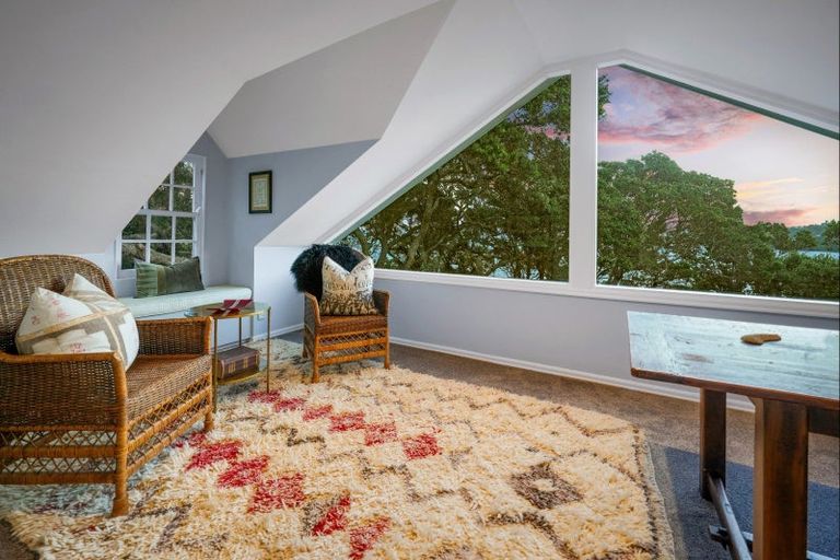 Photo of property in 36 Queen Street, Northcote Point, Auckland, 0627