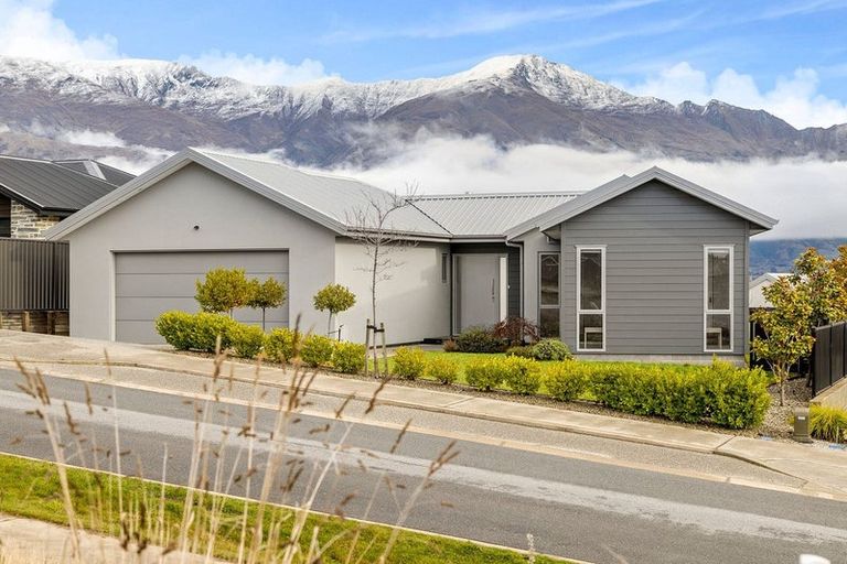 Photo of property in 8 The Heights Avenue, Wanaka, 9305