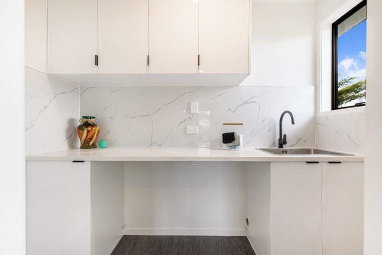 Photo of property in 1/9 Hydra Place, Glen Eden, Auckland, 0602