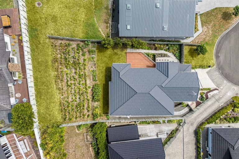 Photo of property in 14 Canary Way, Whitby, Porirua, 5024