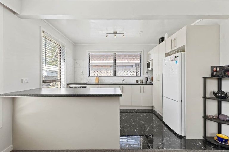 Photo of property in 2/5 Norfolk Place, Papatoetoe, Auckland, 2025