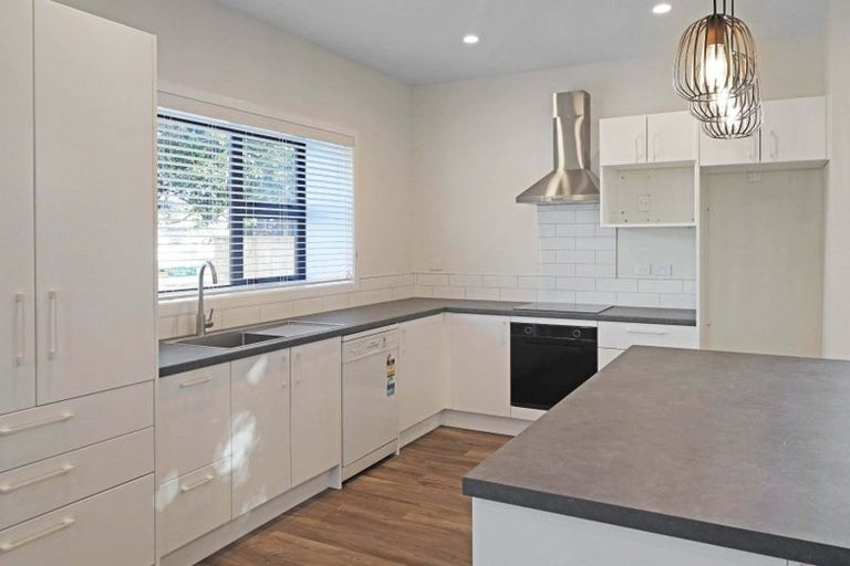 Photo of property in 1/1105 Fergusson Drive, Clouston Park, Upper Hutt, 5018