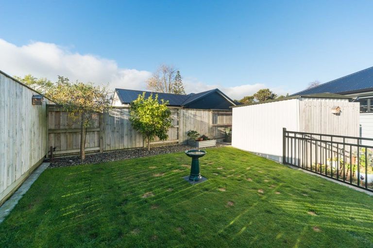 Photo of property in 5 Waimarama Court, Roslyn, Palmerston North, 4414