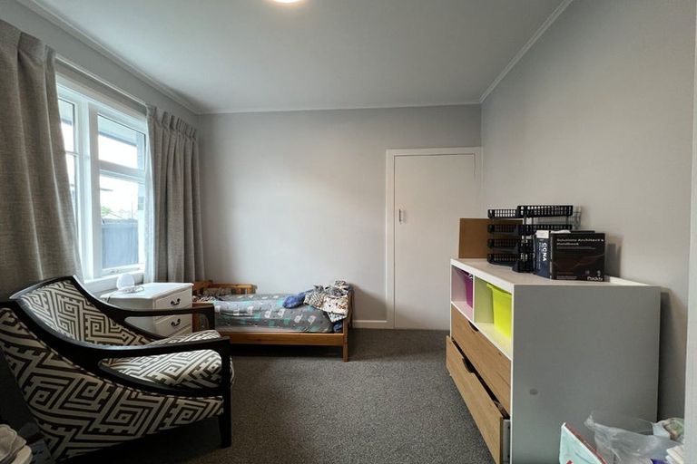 Photo of property in 192 Weston Road, St Albans, Christchurch, 8052