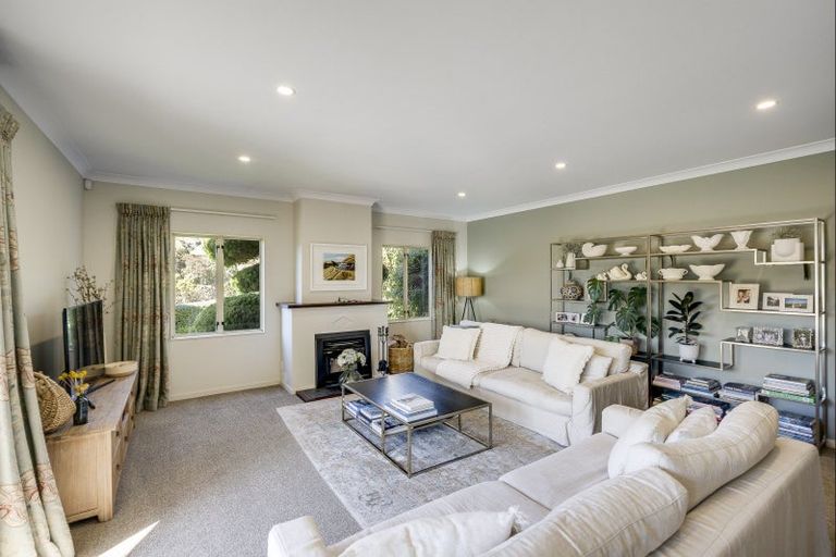 Photo of property in 3 Hikanui Place, Havelock North, 4130