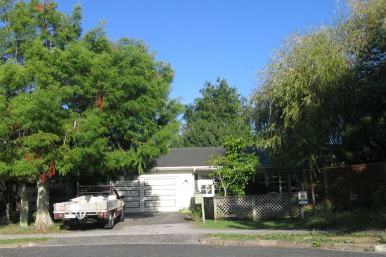 Photo of property in 8 Tipene Place, Meadowbank, Auckland, 1072