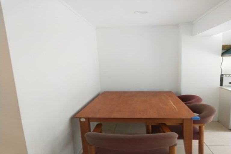 Photo of property in 15a Glen Vista Place, Bayview, Auckland, 0629