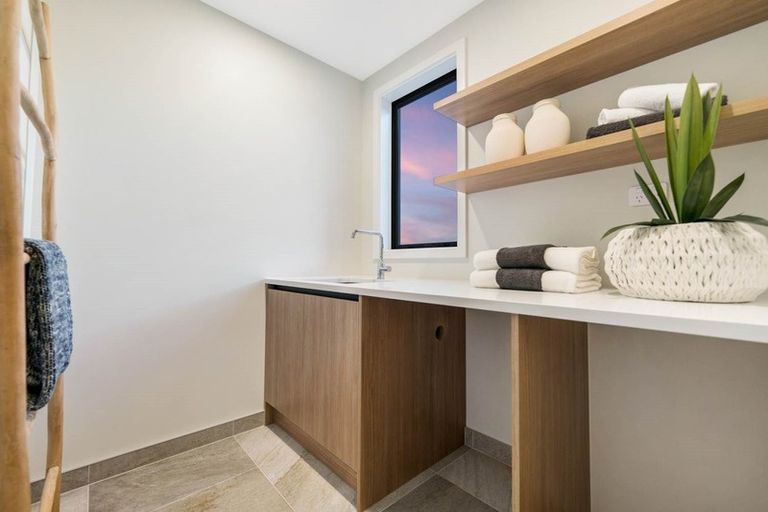 Photo of property in 29 Kumukumu Road, Long Bay, Auckland, 0630